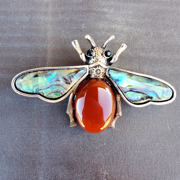 New Red Agate and Abalone Shell Bee Pin Brooch. - Picture 8 of 13